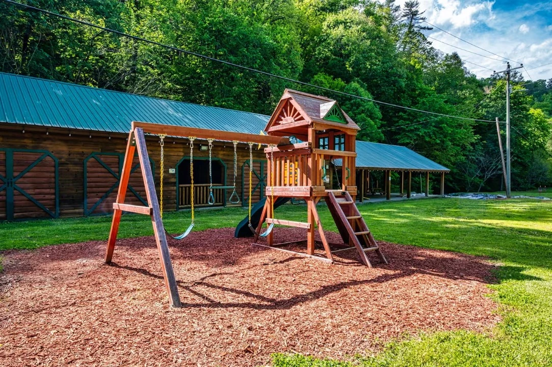 Moonshine Mountain Lodge