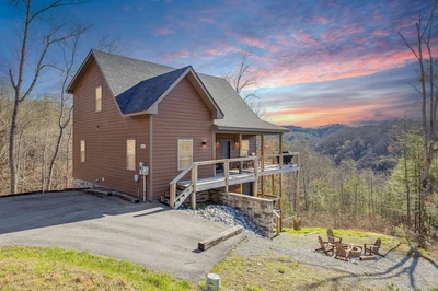 wild heart lodge is one of our pet friendly Pigeon Forge cabins with hot tubs