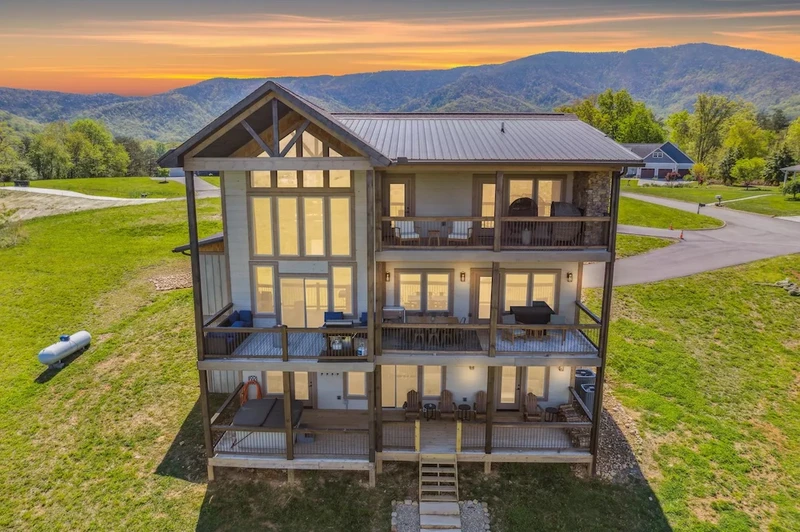 peaceful pastures is a top 4 bedroom cabin in Pigeon Forge