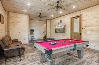 hilltop dreamin is one of our Pigeon Forge cabins with indoor pools