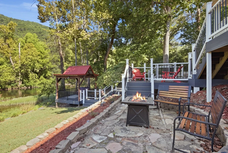 Little River Lodge