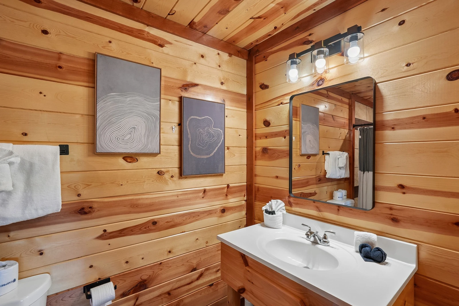 Smoky Summit Lodge