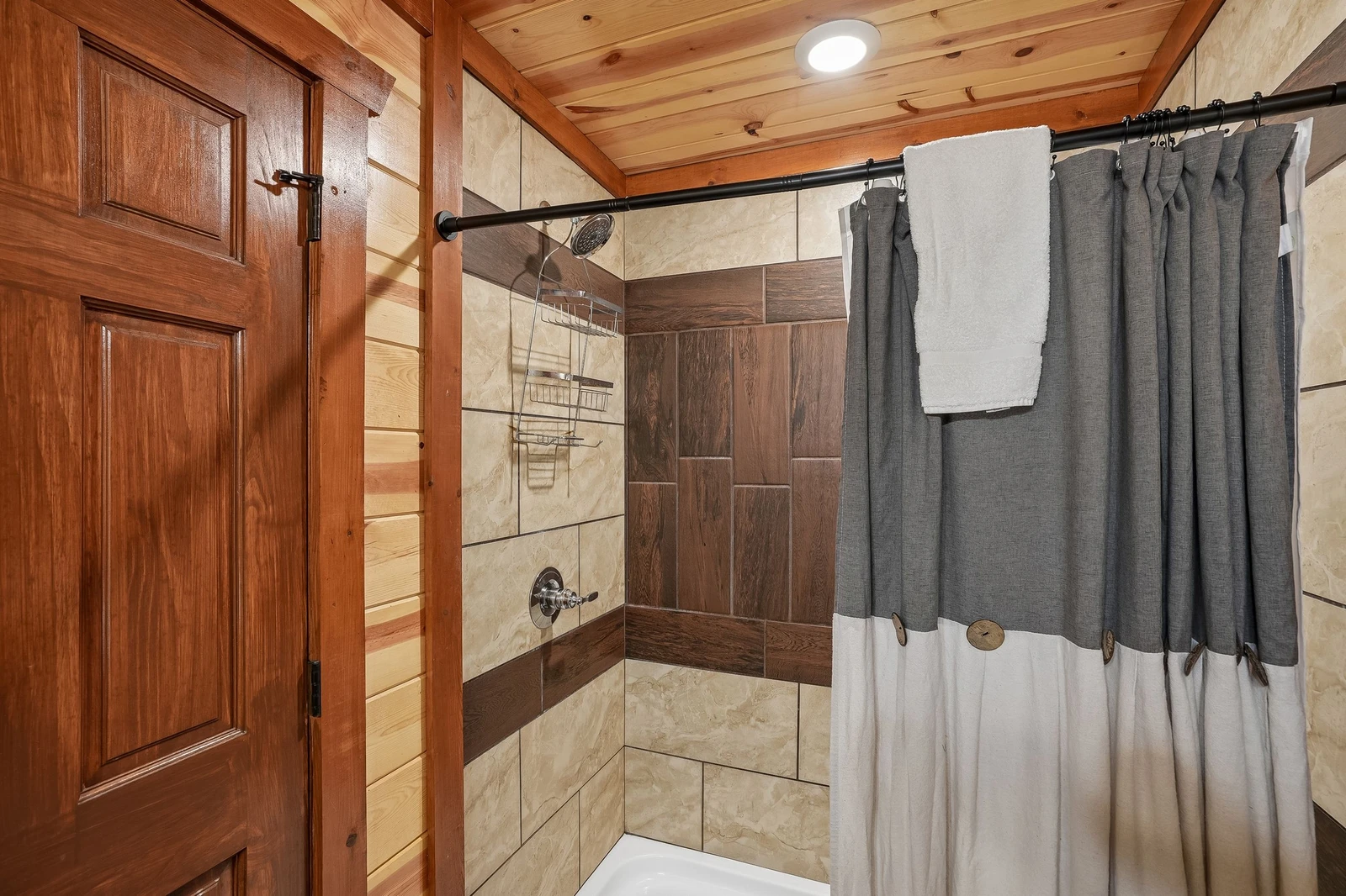 Smoky Summit Lodge