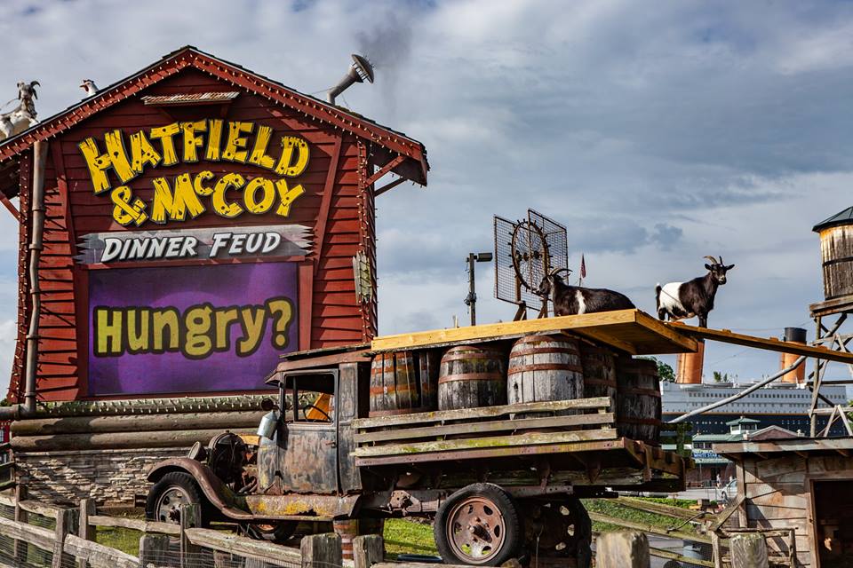 Hatfield & McCoy Dinner Feud, music theaters in Pigeon Forge, Pigeon Forge area information, Pigeon Forge attractions, Pigeon Forge attractions on the parkway, Pigeon Forge blog, Smoky Mountain theaters