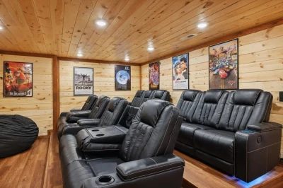 Smoky Mountain Splash theater room